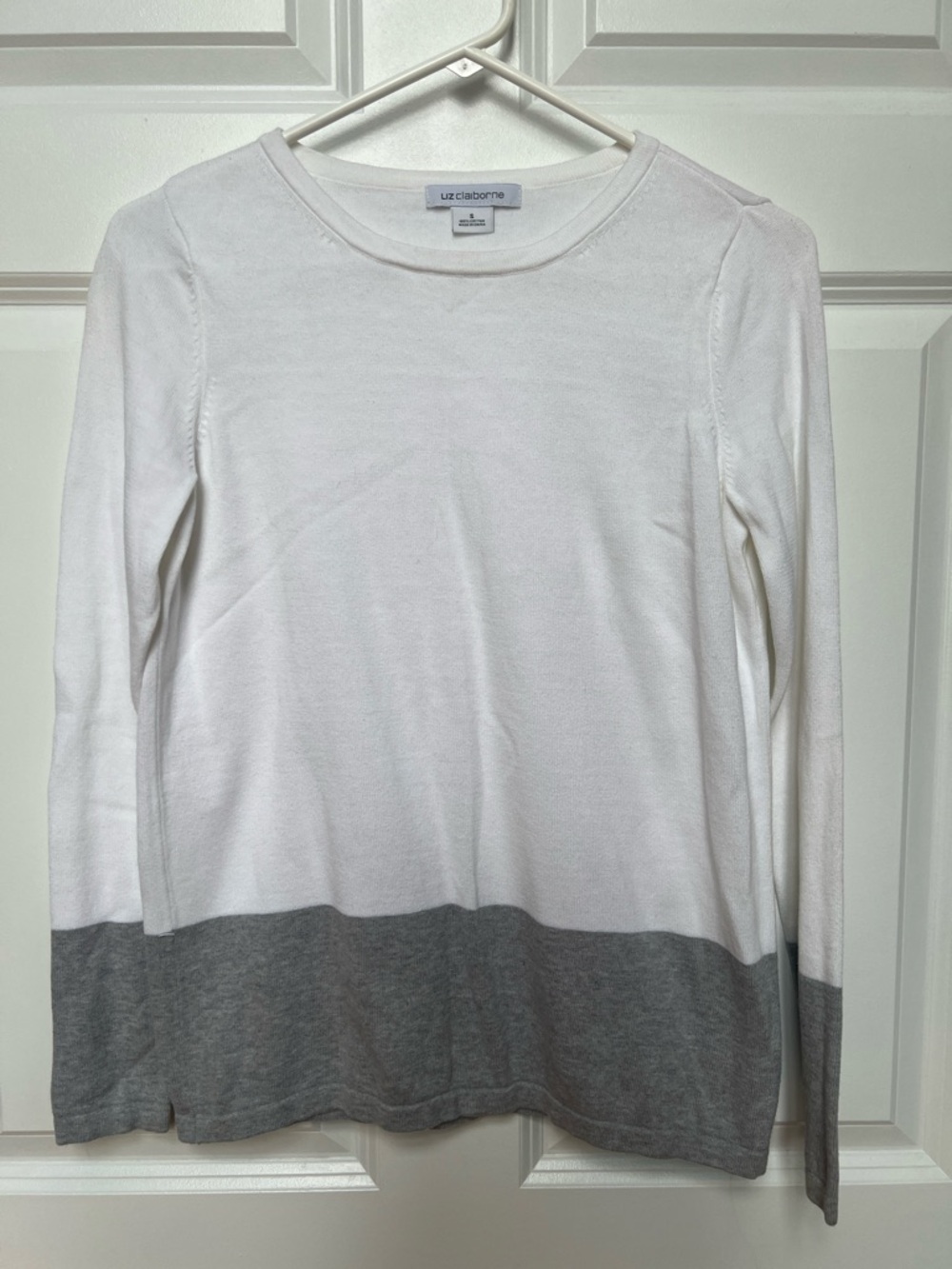 Luz Clarborne Two-Tone Long Sleeve Sweater — White & Gray